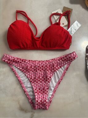 Billabong Women’s Red Textured Bikini Set